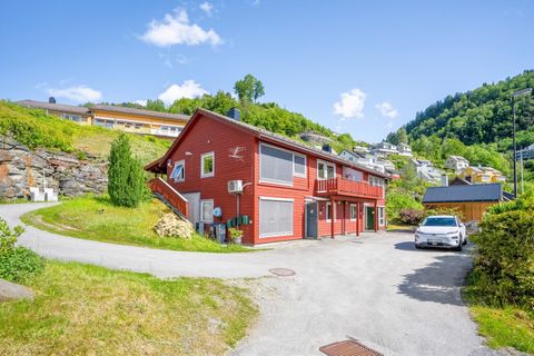Stoppelsgjerd 2D, Øystese