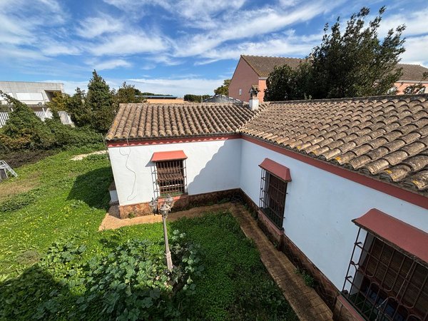 Palomares del Río,  ES