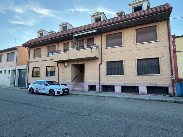 Nava del Rey,  ES