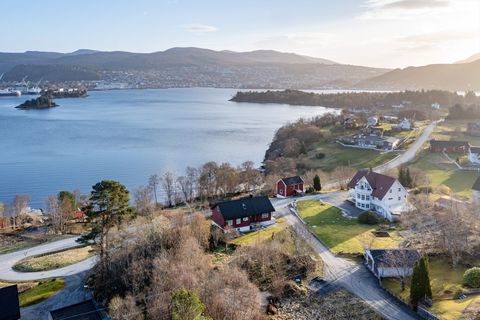 Tomt vågeskaret, Ulsteinvik