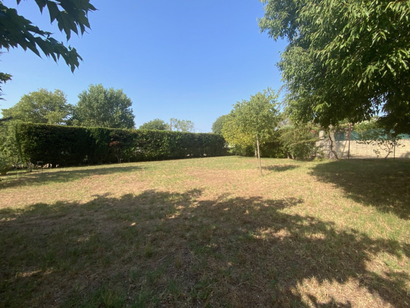 à Uzès (30700)