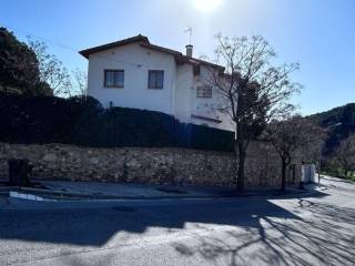 Cerdanyola del Vallès,  ES