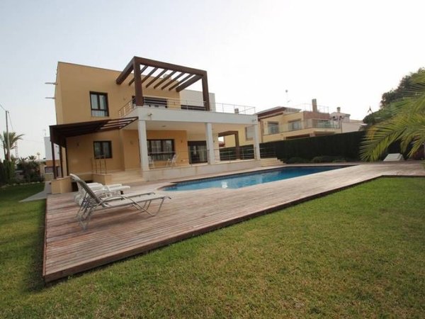 Orihuela,  ES