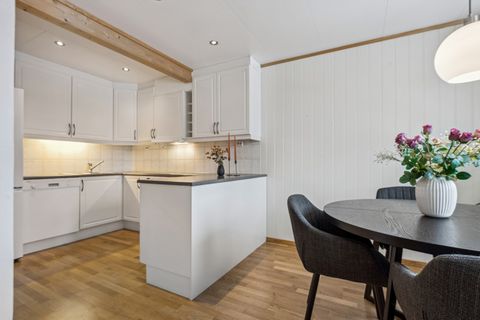 Stasjonsvegen 24H, Løten