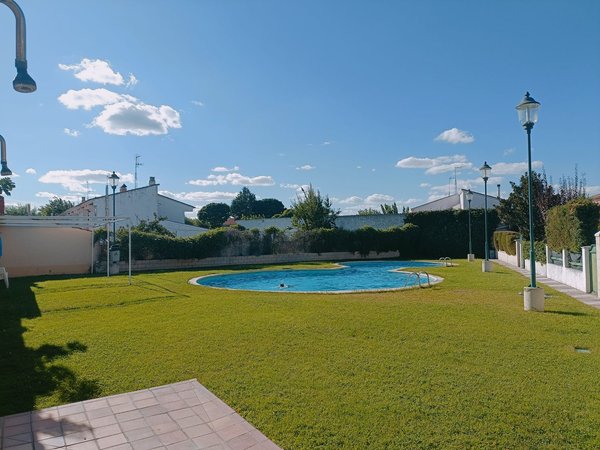 Viana de Cega,  ES