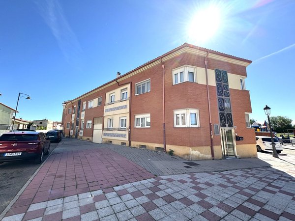 Santovenia de Pisuerga,  ES