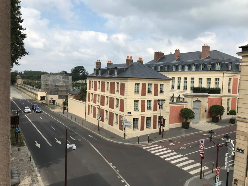 à Versailles (78000)