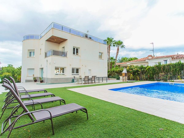 Torrevieja,  ES