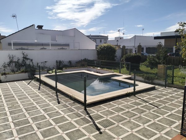 Bormujos,  ES