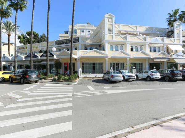 Marbella,  ES