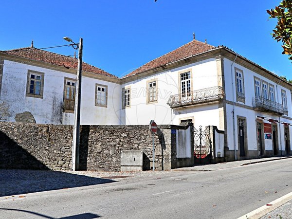 Leomil,  PT