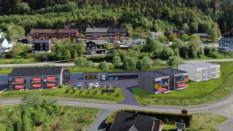 Svartvassbakkan, Surnadal
