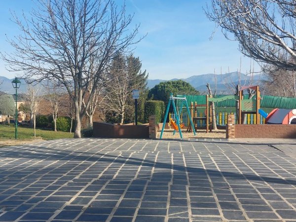 Galapagar,  ES