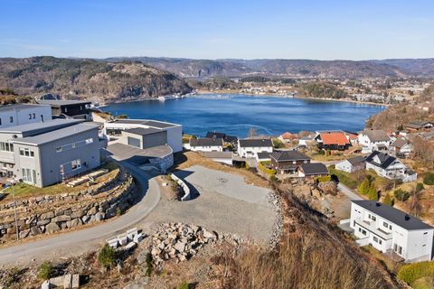 Øydneveien 3, Lyngdal