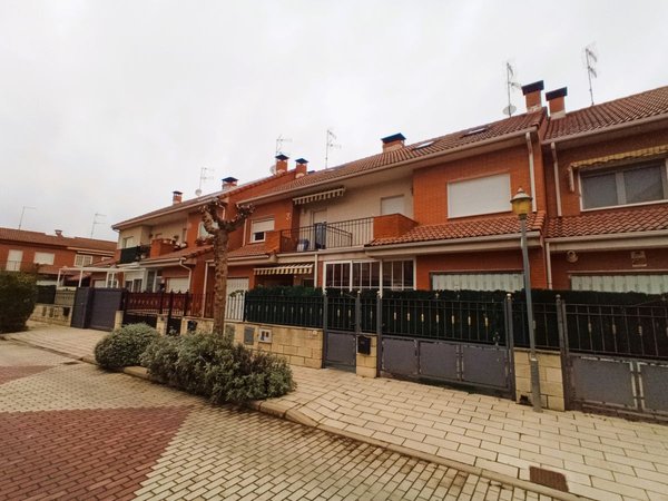 Viana de Cega,  ES