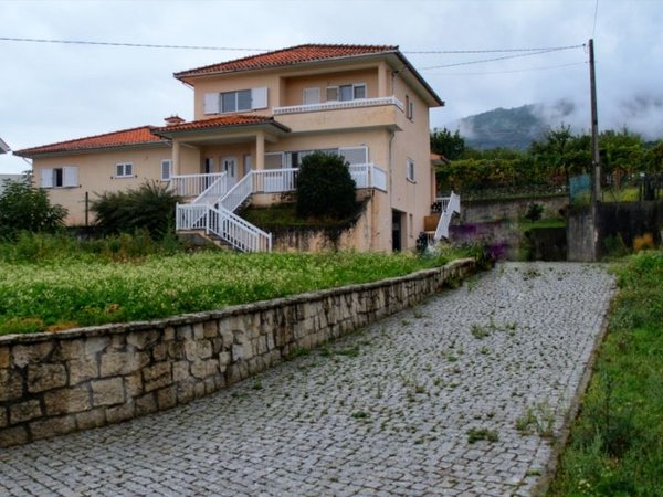 Tarouca,  PT