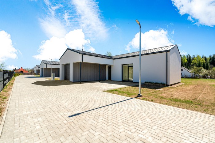 Vilnius, Bireliai, Birelių Sodų 6-oji g., gegužės 07 d.