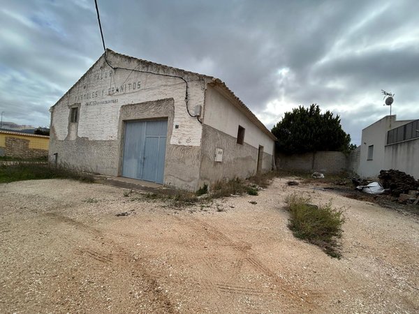 Pinoso,  ES