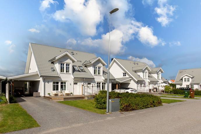 Ekeby-Almby, Örebro kommun