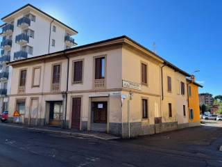 Cantù,  IT