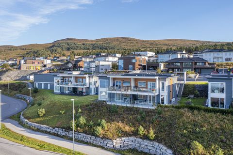 Vikemarktuna 15, Ulsteinvik
