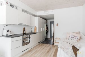 Amiraalistonkatu 7b a, Linnanfältti, Turku