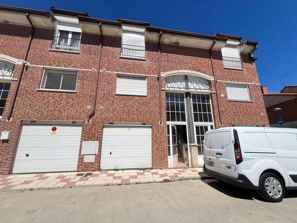 Santovenia de Pisuerga,  ES