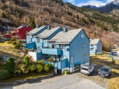 Askane 8, Odda