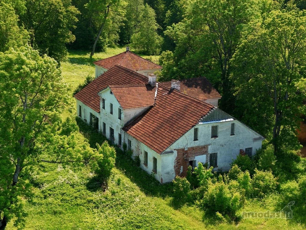 Molėtų r. sav., Klabinių k. Klabinių g.
