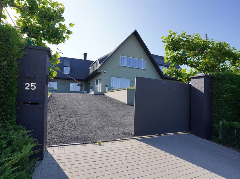 Adres op aanvraag 8500 Kortrijk