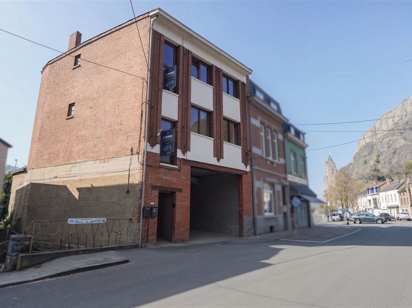 Adres op aanvraag 5500 Dinant