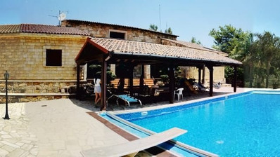 Anglisides, Larnaca