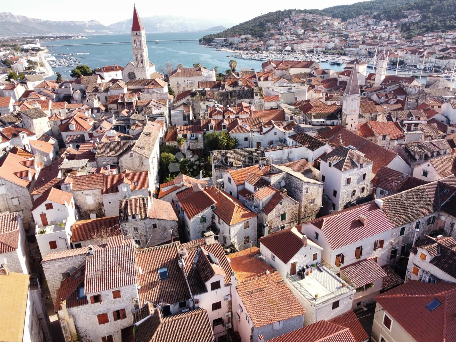 Trogir, Trogir center