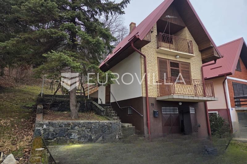 Velika, Velika center