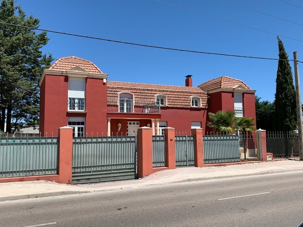 Viana de Cega,  ES
