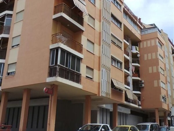 Benidorm,  ES