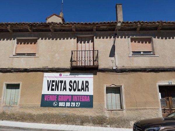 Cistérniga,  ES