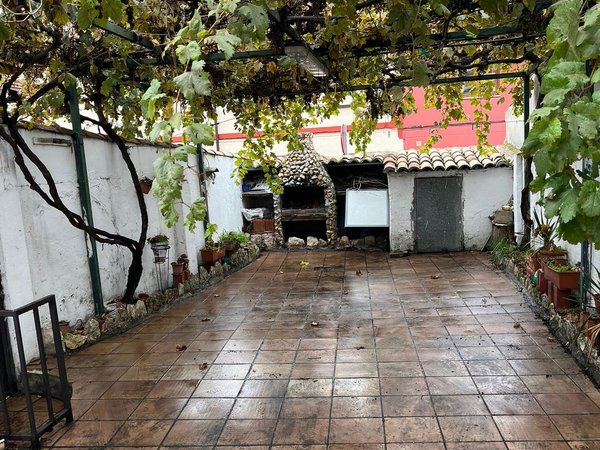 Viana de Cega,  ES