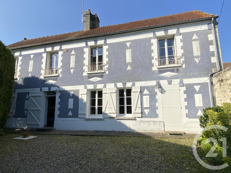 à Senlis (60300)