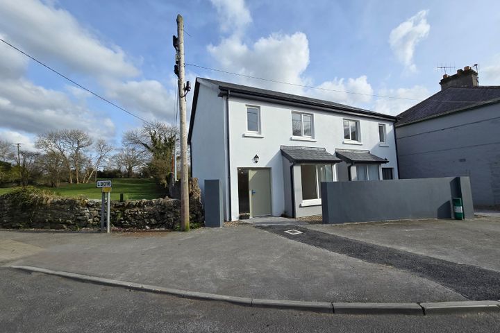 8 George's Street, Sixmilebridge, Co. Clare