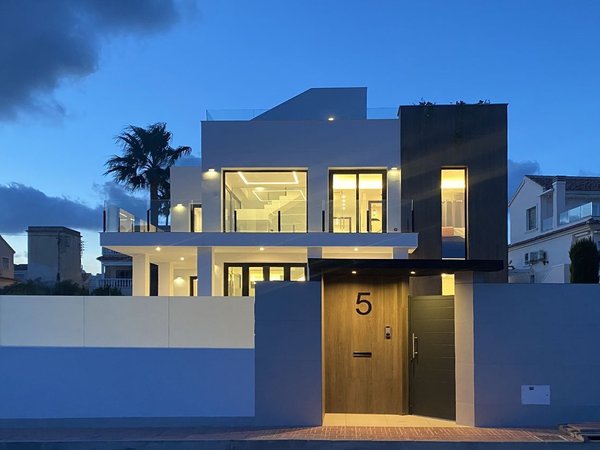 Torrevieja,  ES