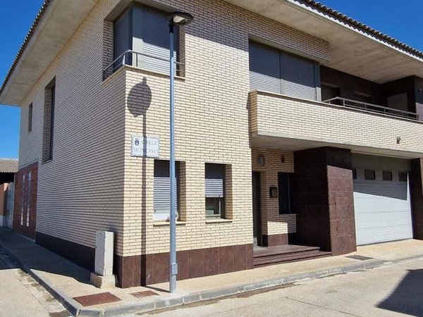 Mallén,  ES