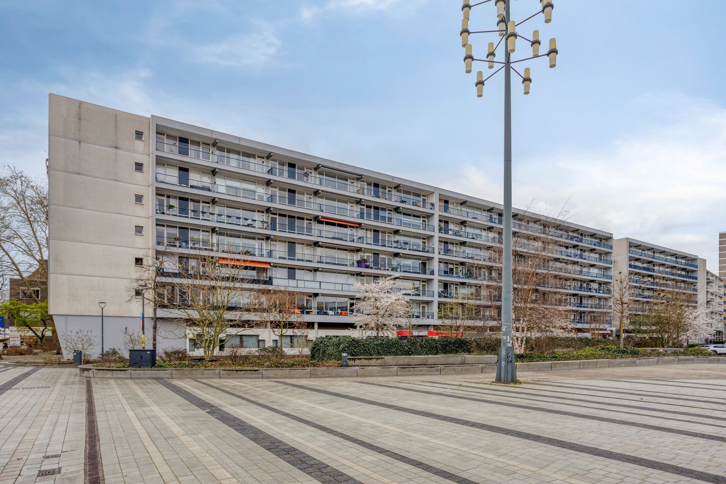 Burg. van Grunsvenplein 89