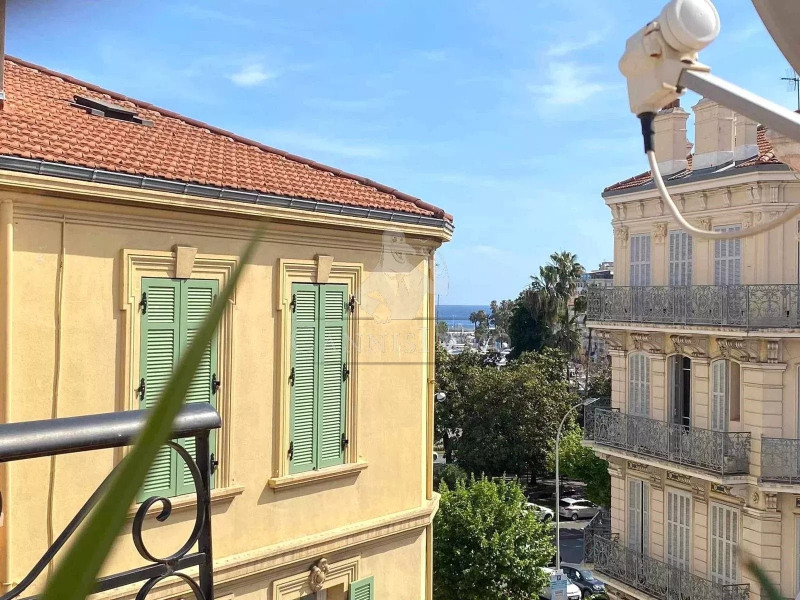 à Cannes (06400)