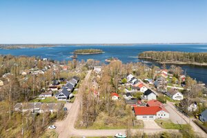 Vallikarintie 14, Tiutinen, Kotka