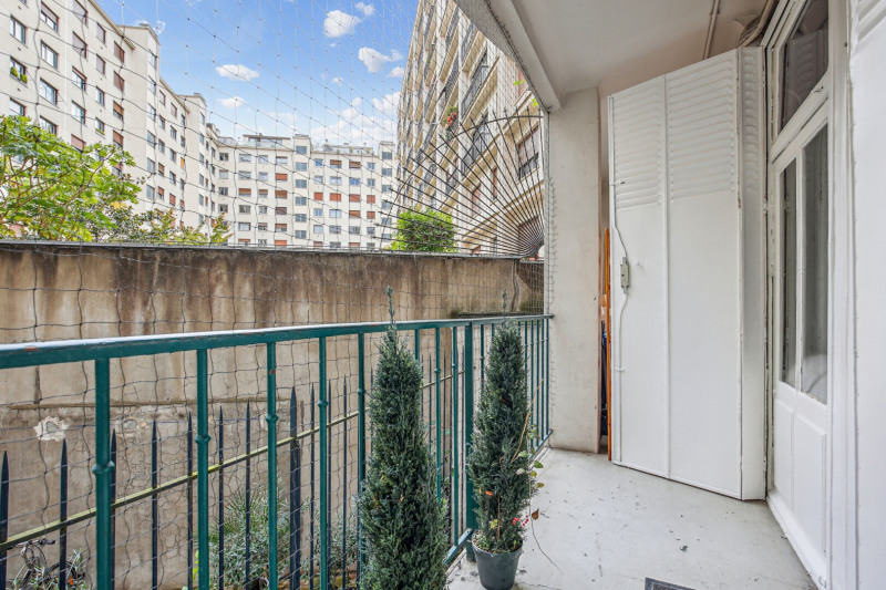 à Paris (75015)