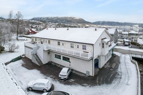Sørstrandsvegen 8, Sandane