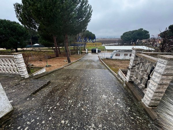 Villanueva de Duero,  ES