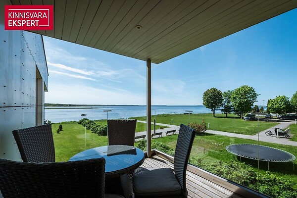 Läänemaa, Haapsalu, Haapsalu linn, Väike-Liiva 2