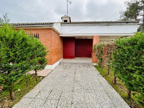 Viana de Cega,  ES